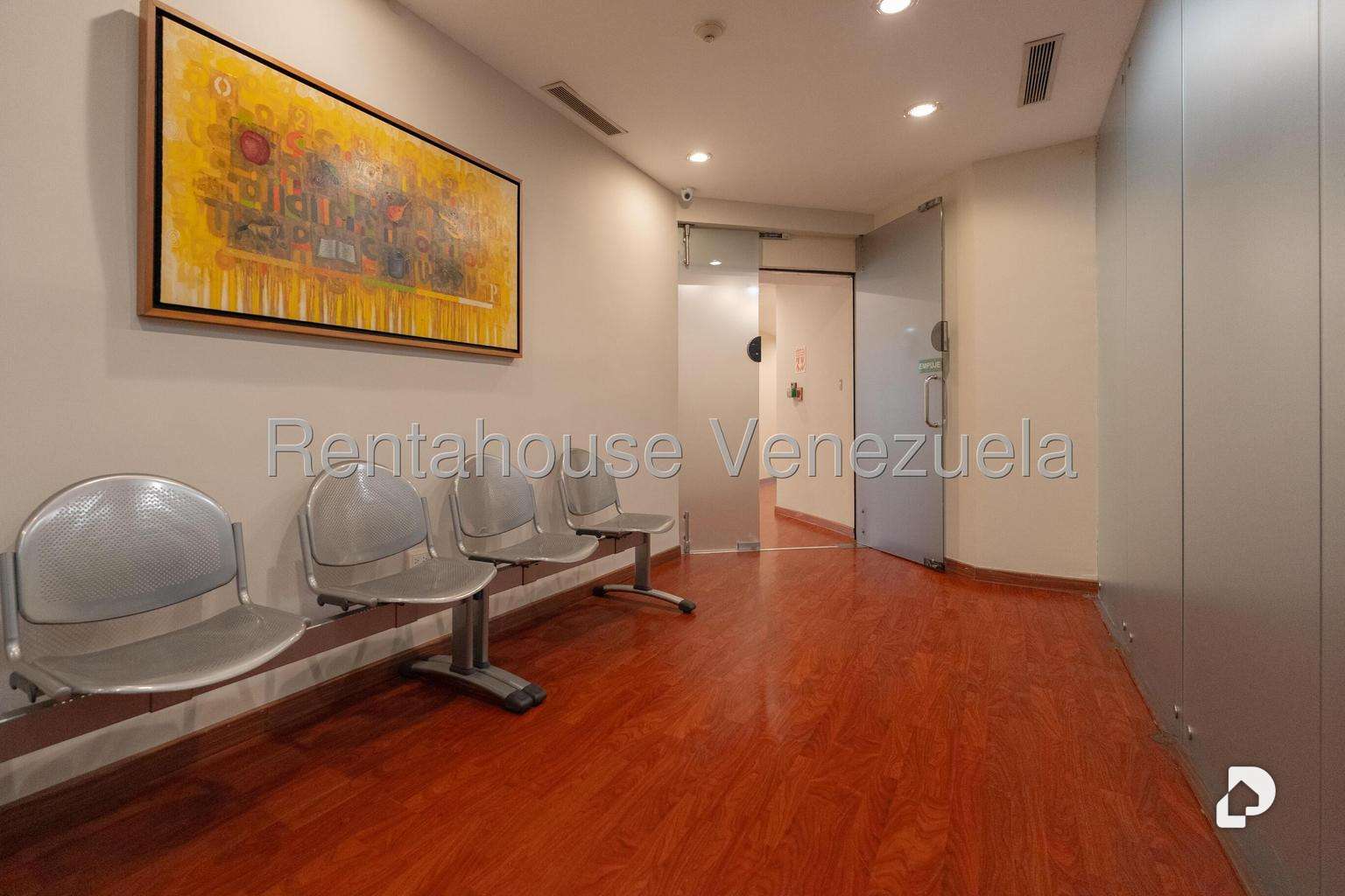 Oficina en Los Palos Grandes, Caracas – 6