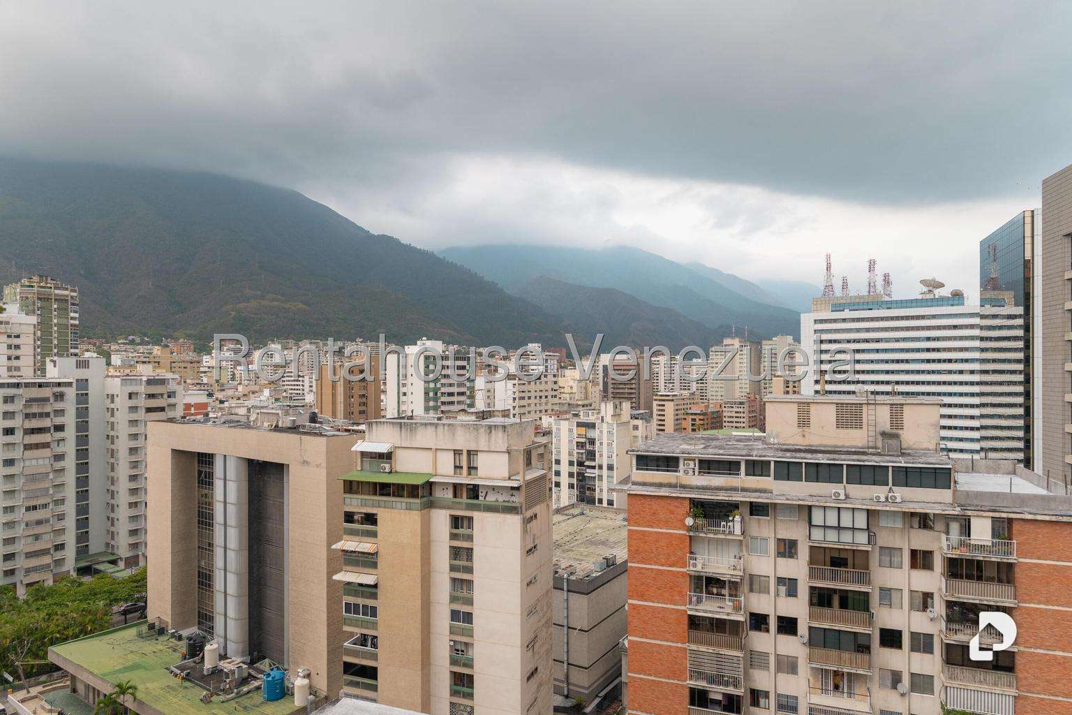 Oficina en Los Palos Grandes, Caracas – 2