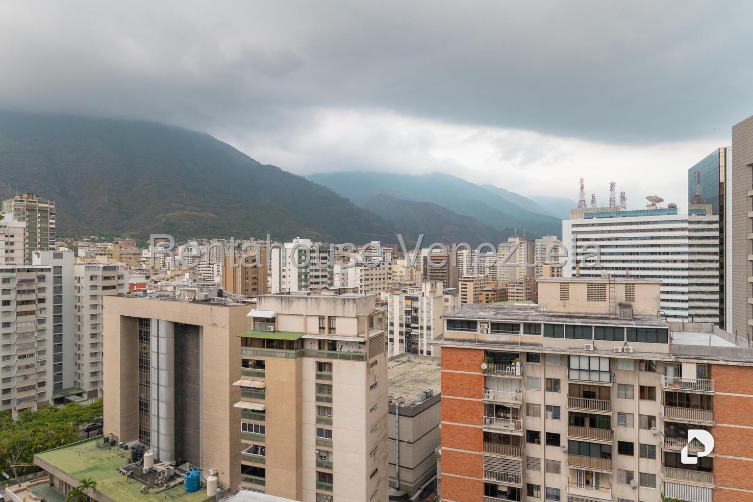 Oficina en Los Palos Grandes, Caracas – 2