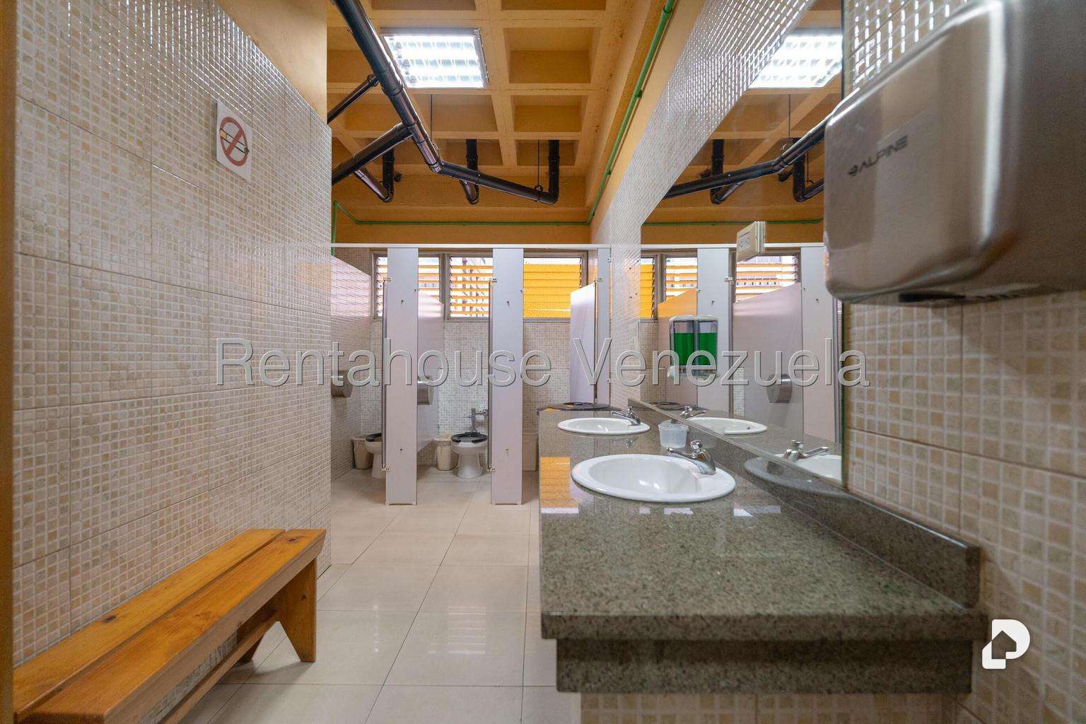Oficina en Los Palos Grandes, Caracas – 43