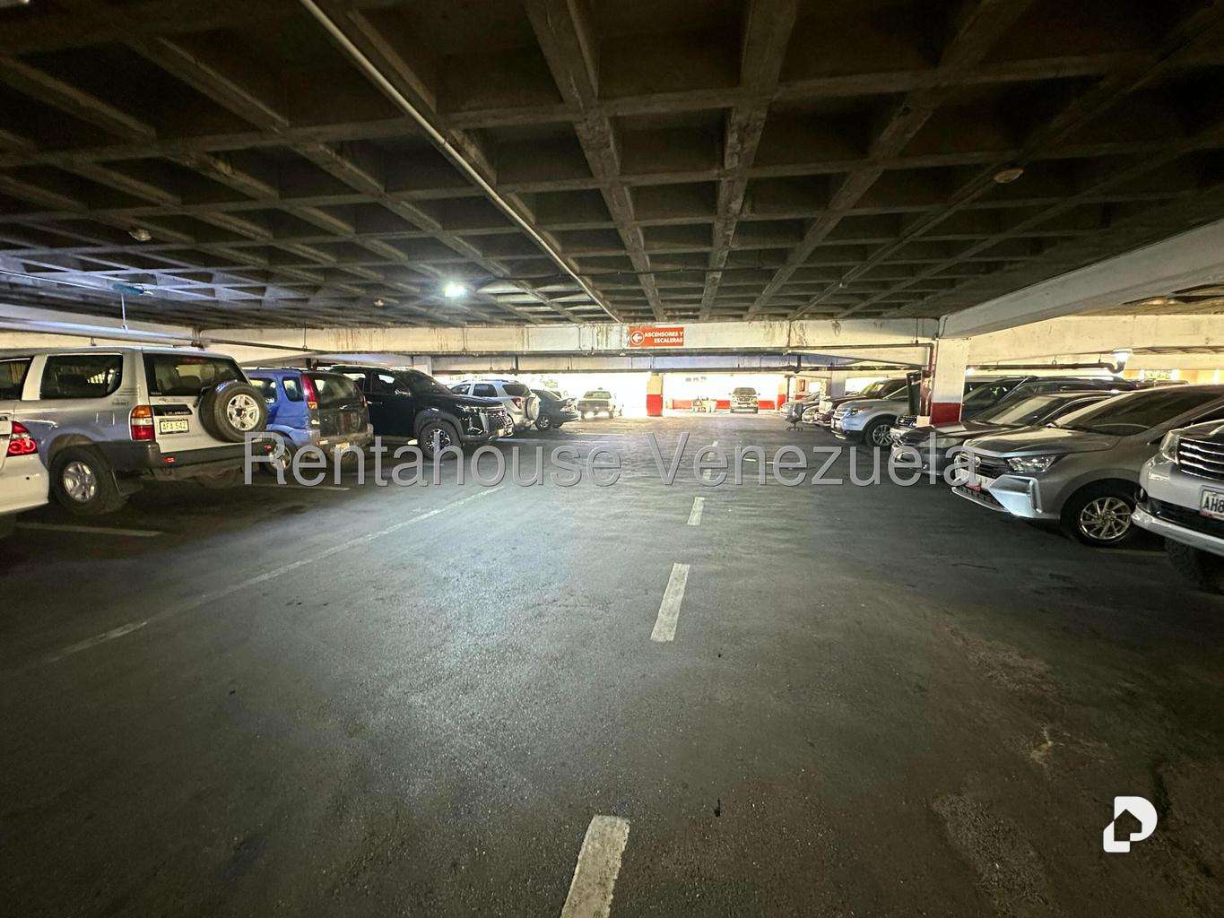 Oficina en Los Palos Grandes, Caracas – 49