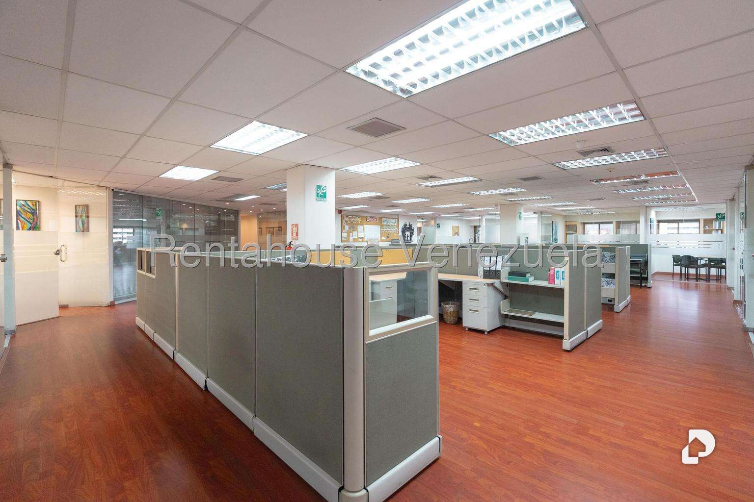Oficina en Los Palos Grandes, Caracas – 22