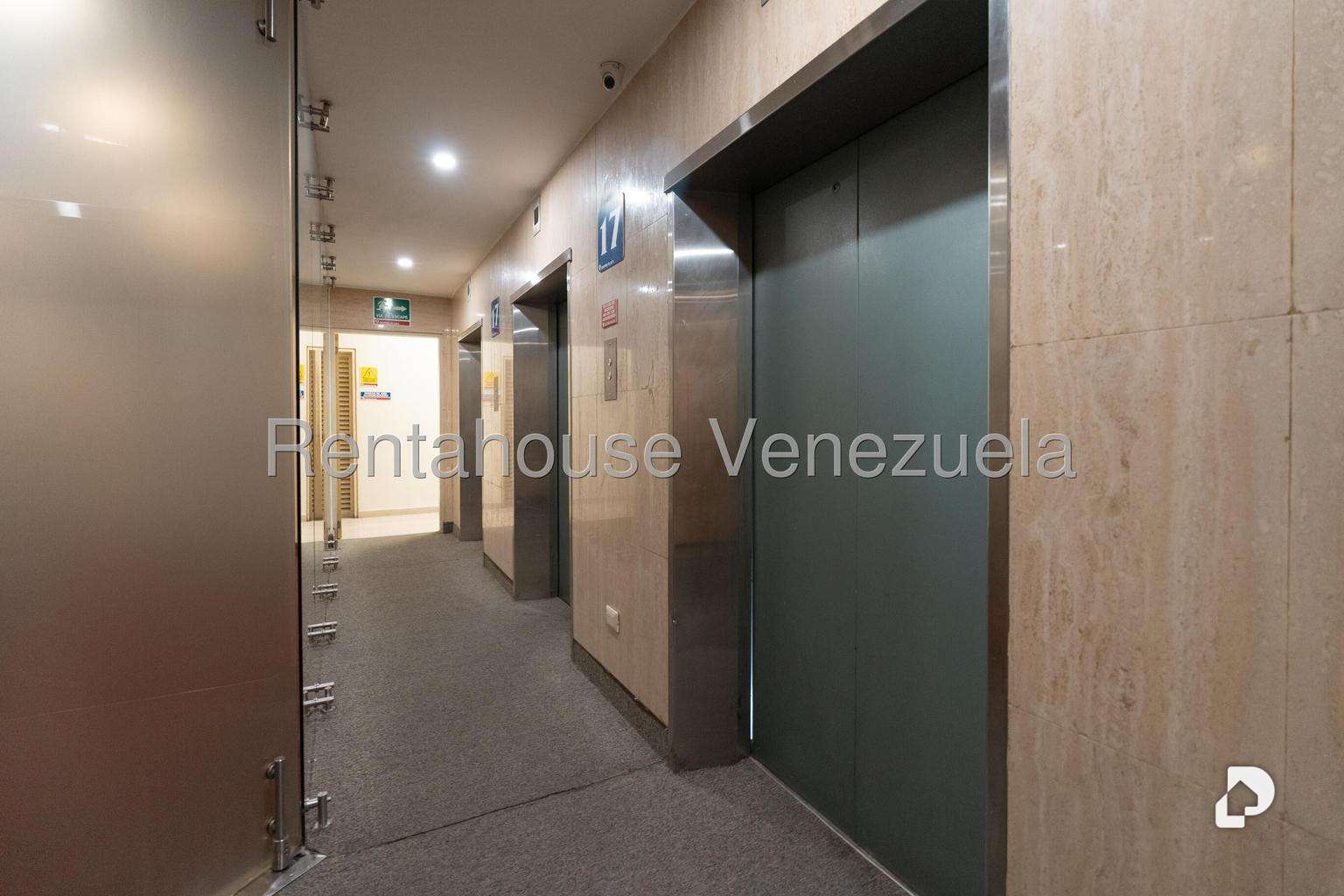 Oficina en Los Palos Grandes, Caracas – 48