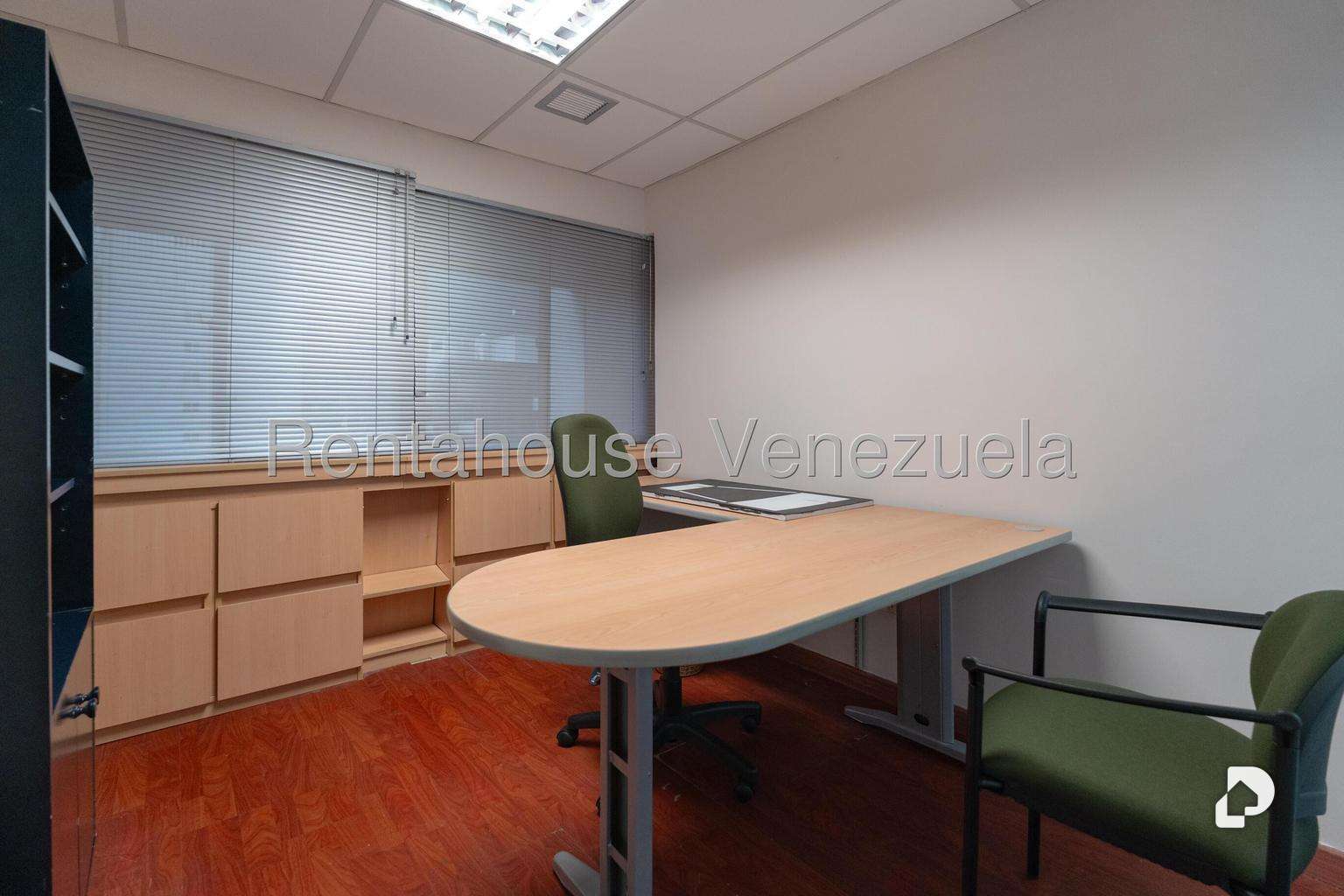 Oficina en Los Palos Grandes, Caracas – 34