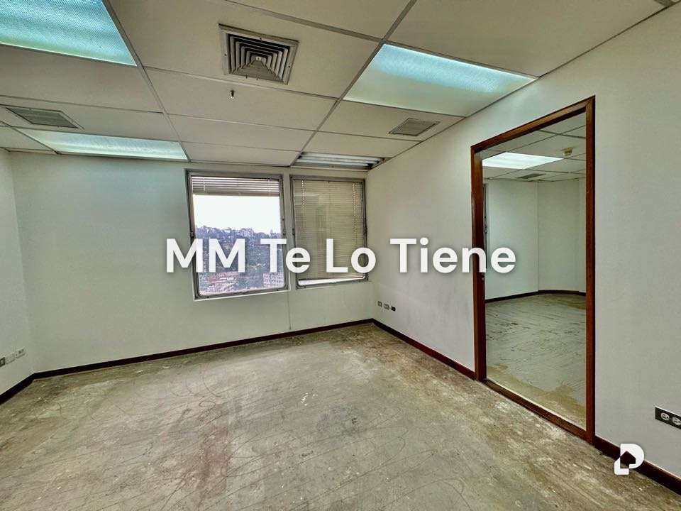 Oficina en Las Mercedes, Caracas – 12