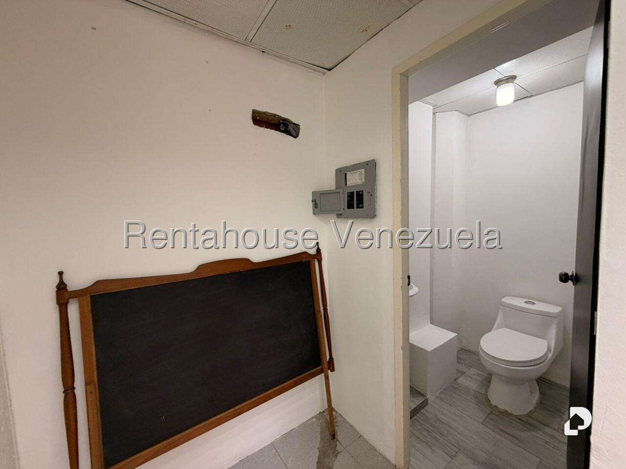 Local comercial en Prados del Este, Caracas – 3