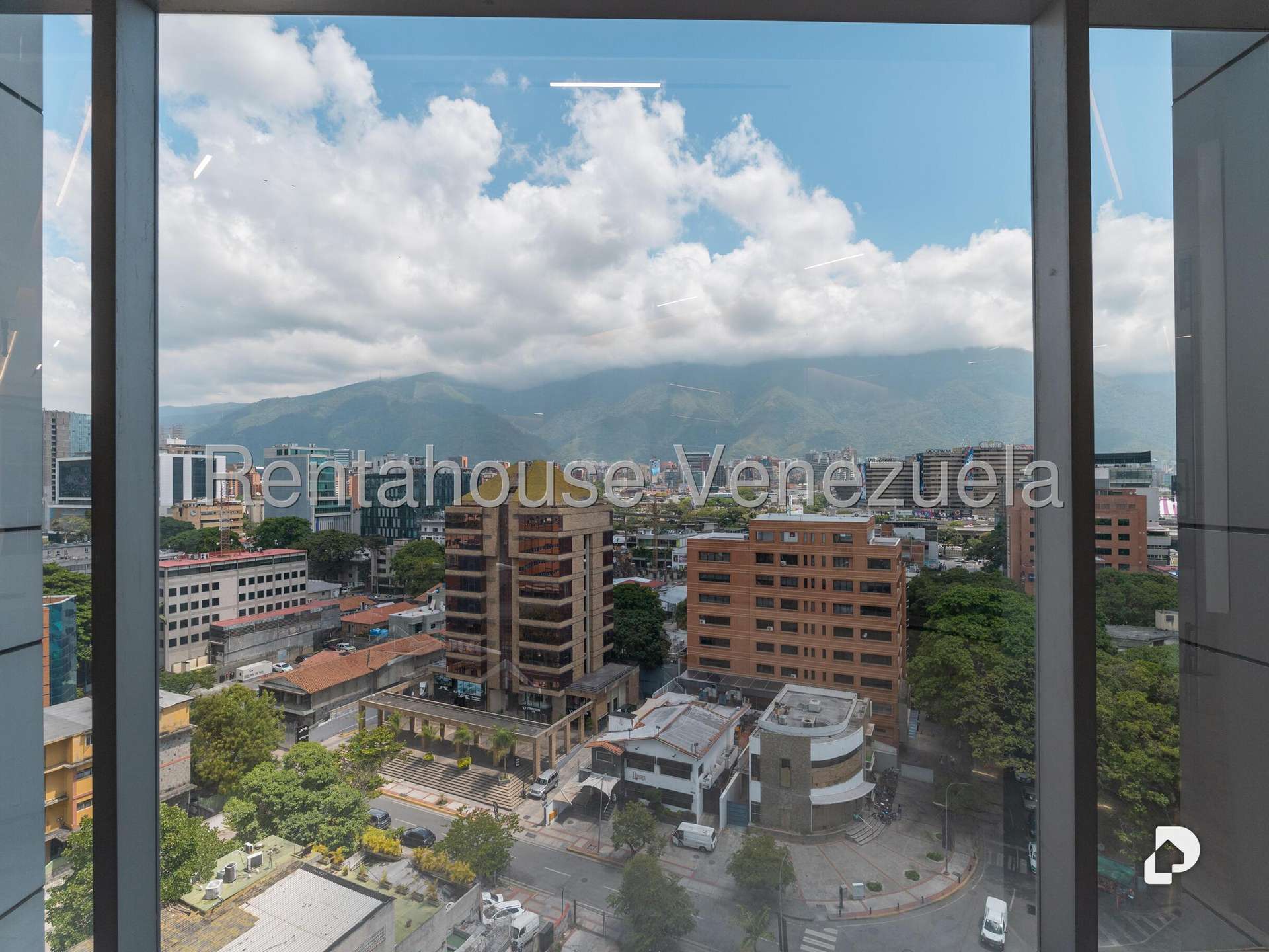 Local comercial en Las Mercedes, Caracas – 29