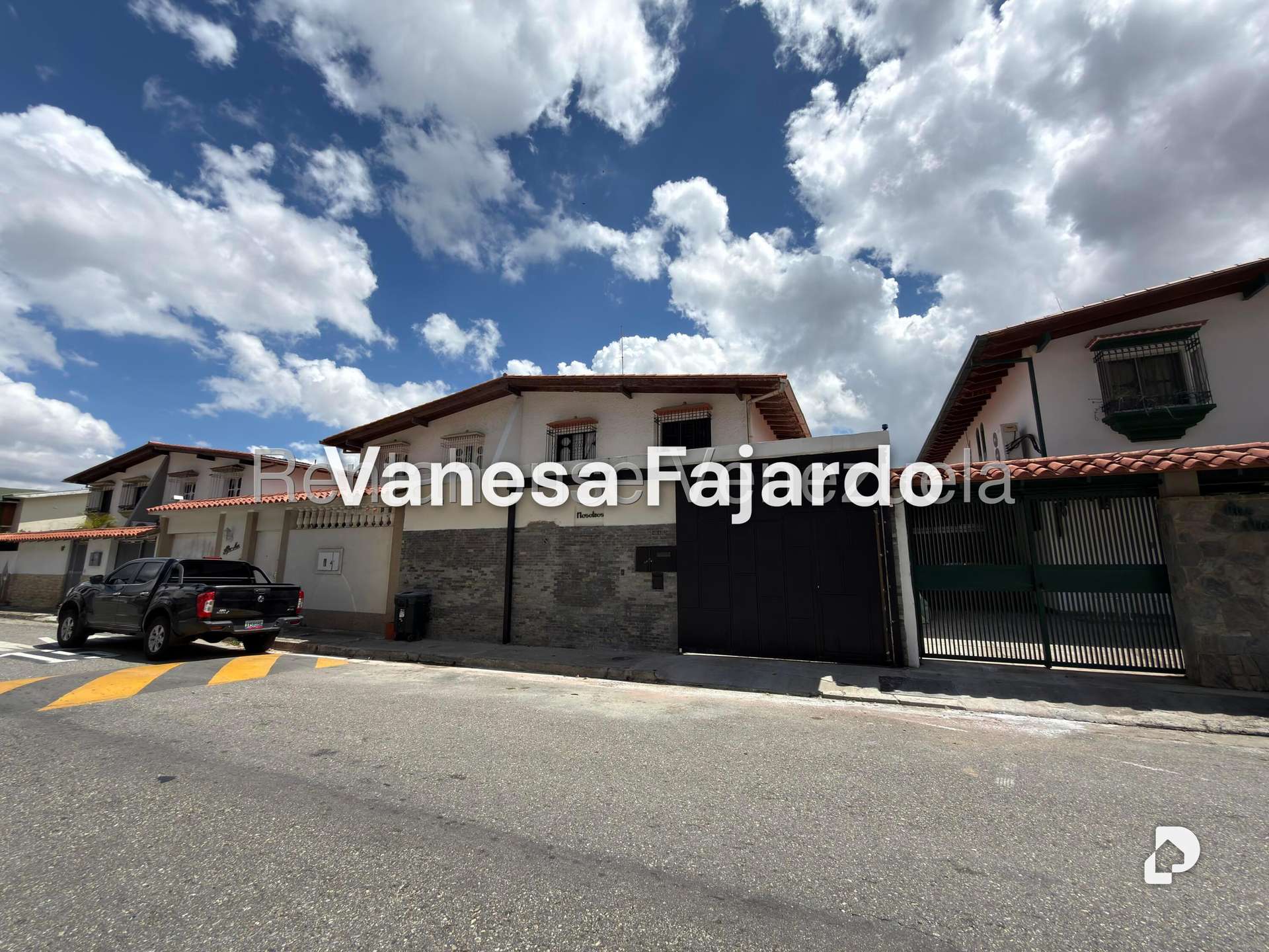 Casa en Alto Prado, Caracas – 20