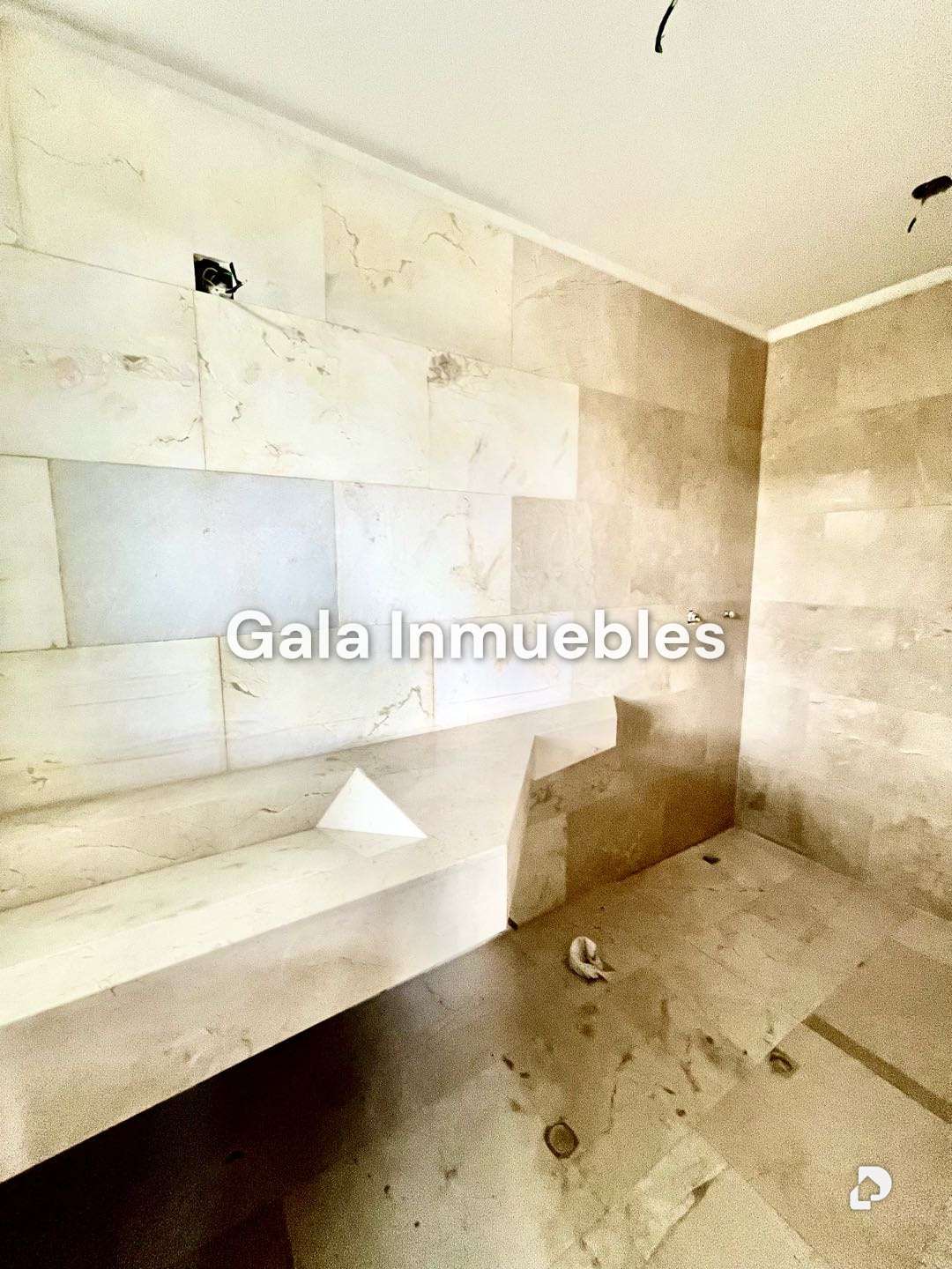 Casa en Prados del Este, Caracas – 28