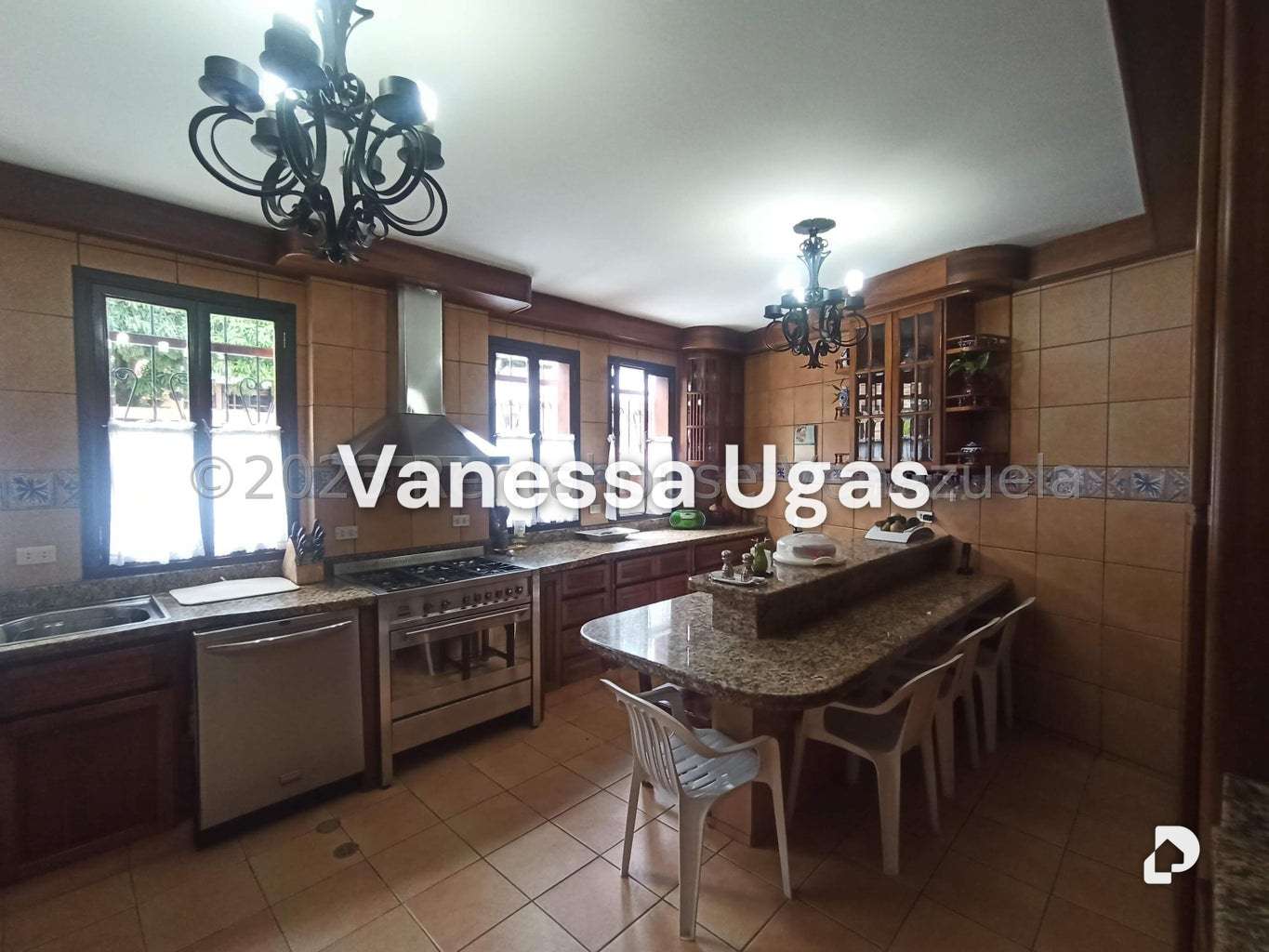 Casa en Santa Sofia, Caracas – 9