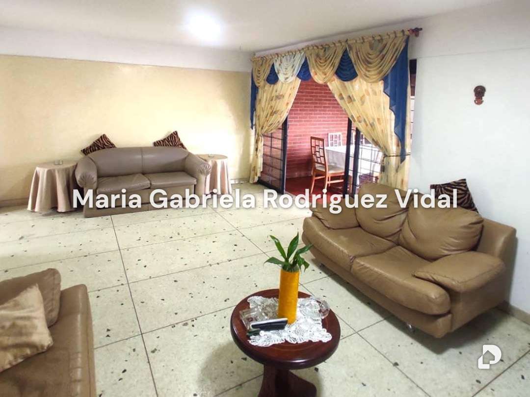 Casa en Colinas de Vista Alegre, Caracas – 11