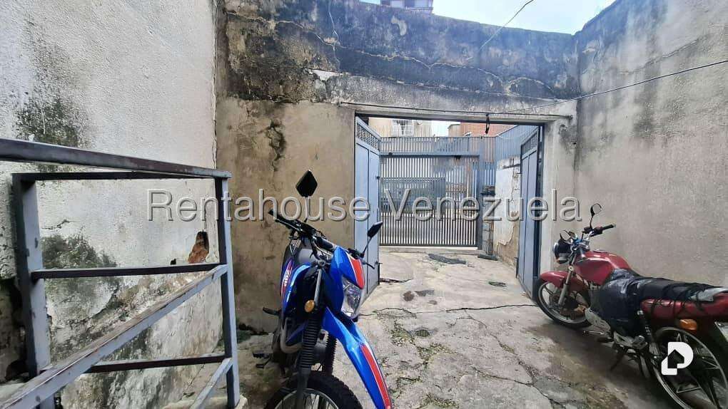 Casa en Bello Monte, Caracas – 21