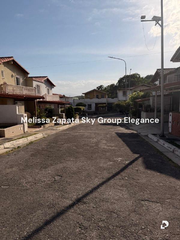 Casa en Villas Royal Gardens Este De Barqu, Barquisimeto – 3