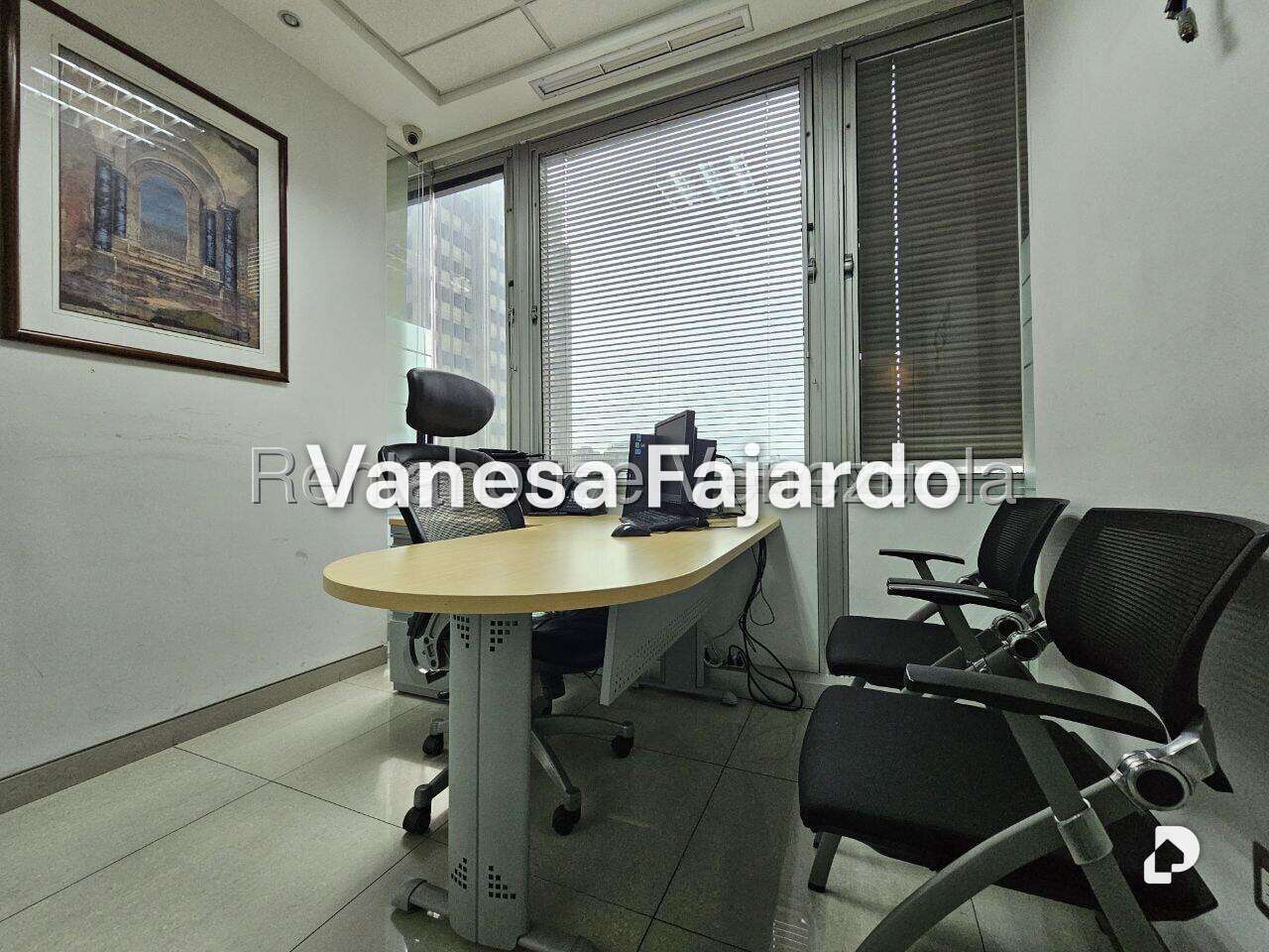 Oficina en Parroquia La Candelaria, Caracas – 30
