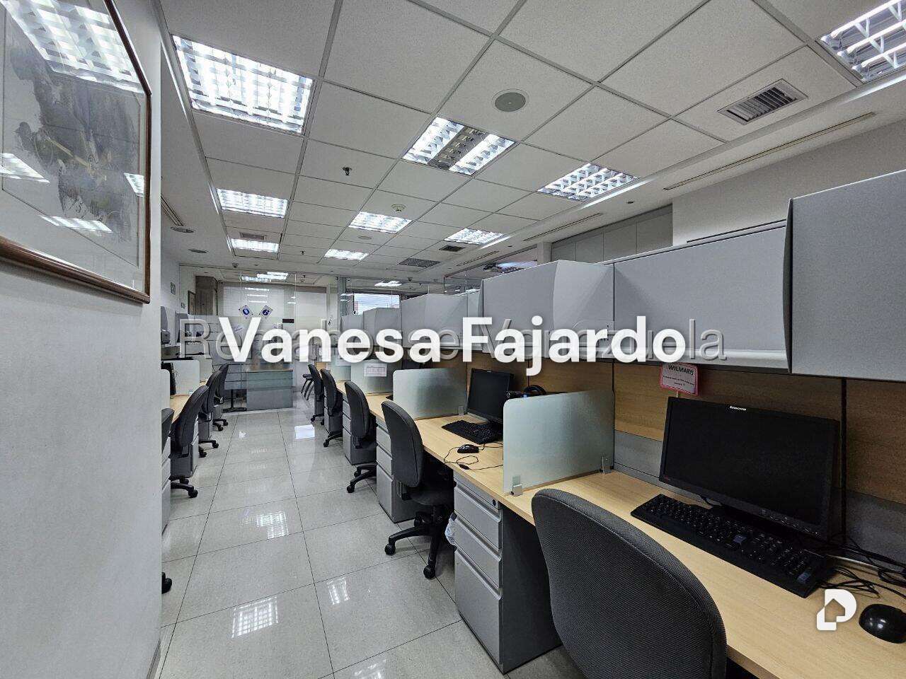Oficina en Parroquia La Candelaria, Caracas – 22