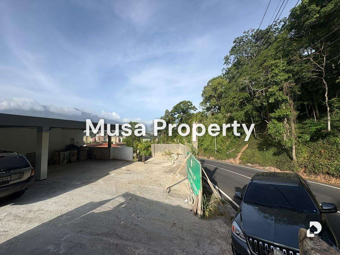 Casa en Cerro Verde, Caracas – 13