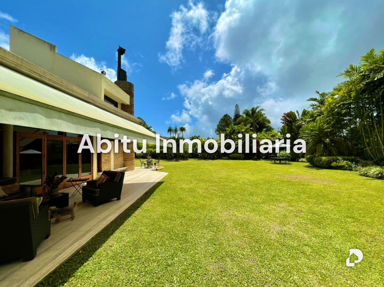 House in La Lagunita, Caracas – 3