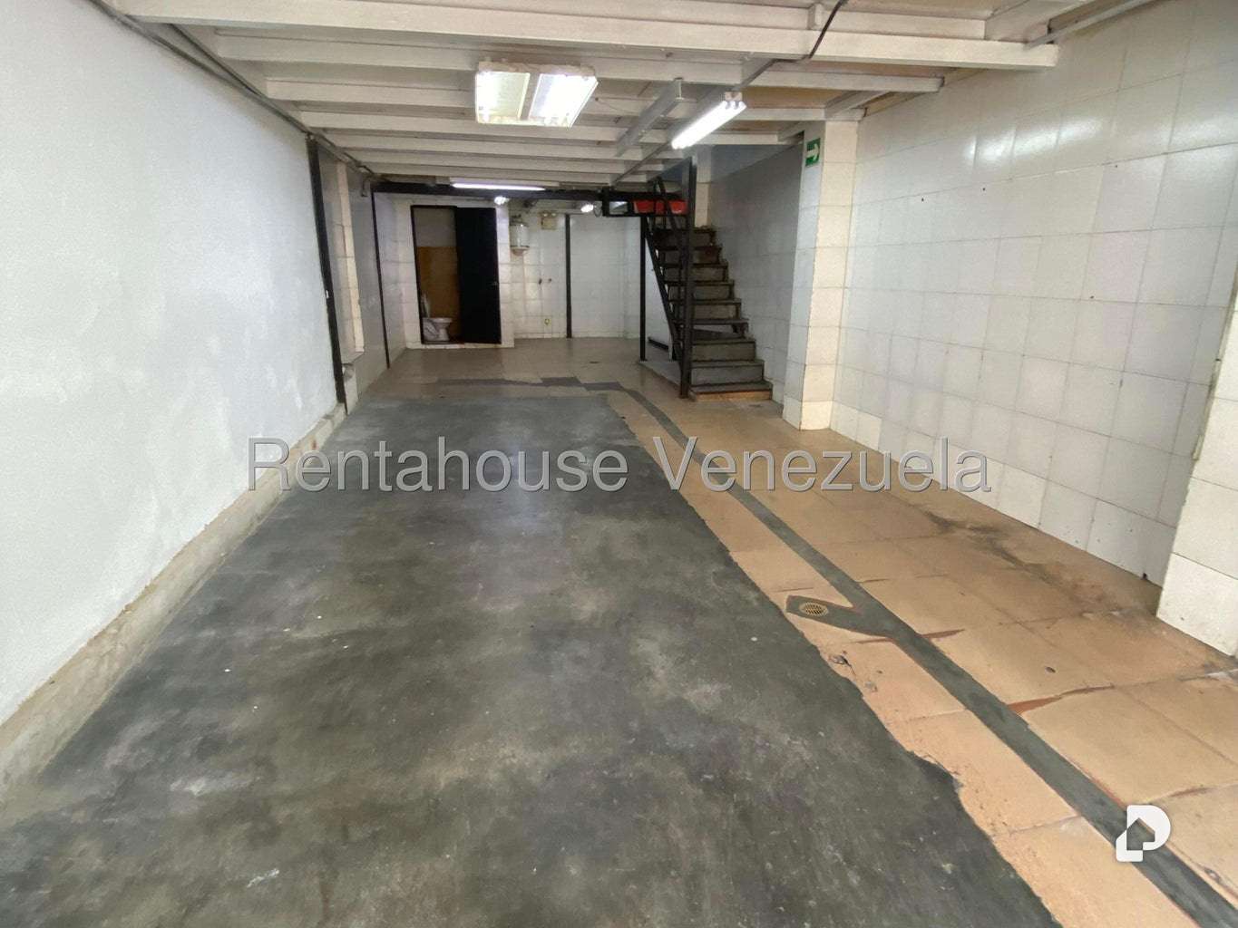 Local comercial en Puente Hierro, Caracas – 4