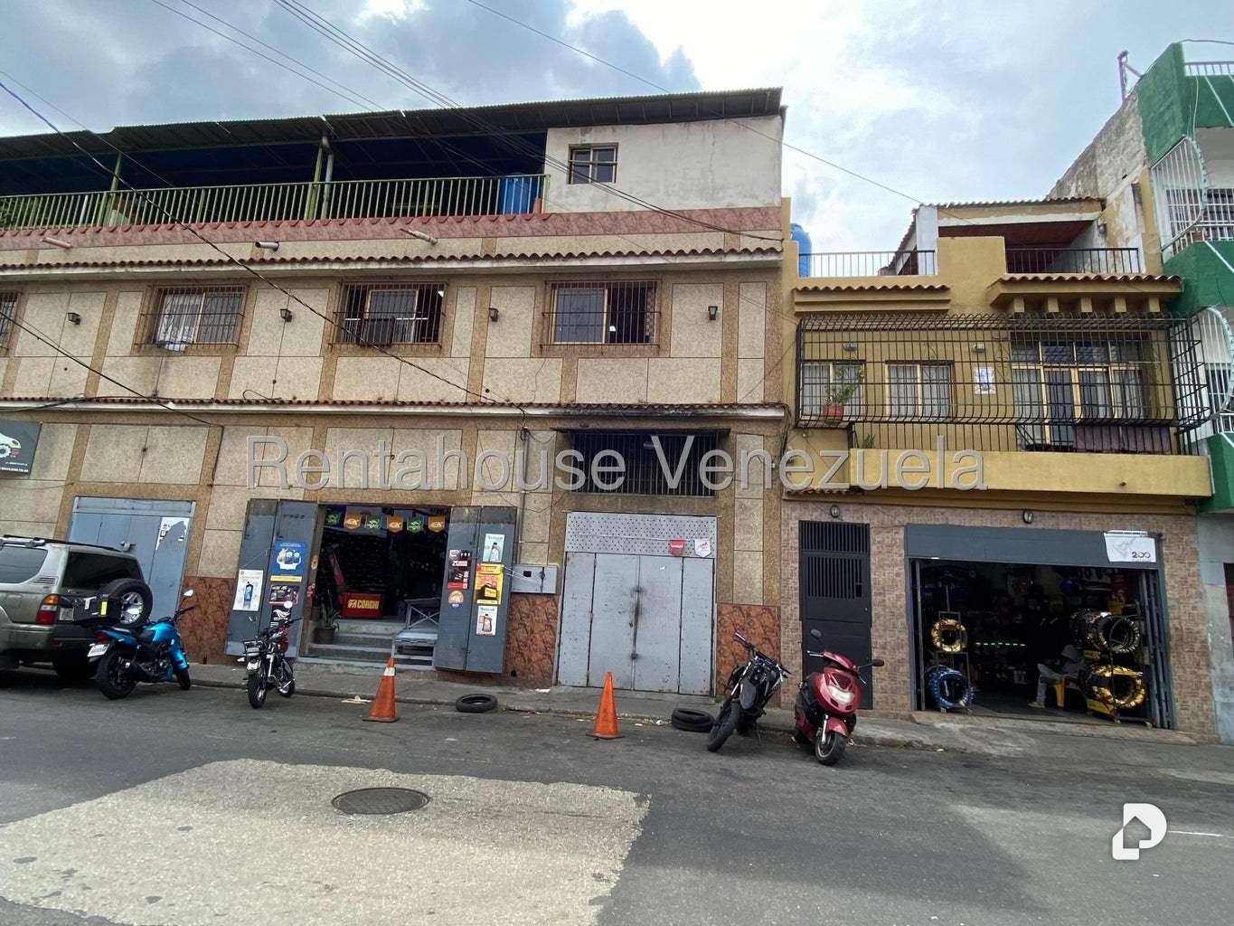 Local comercial en Puente Hierro, Caracas – 26