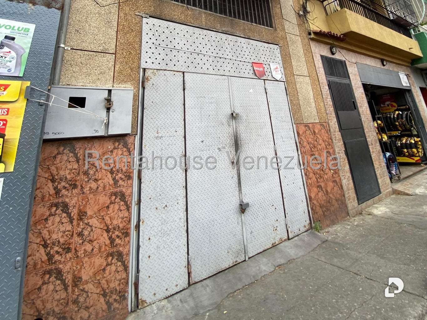 Local comercial en Puente Hierro, Caracas – 29