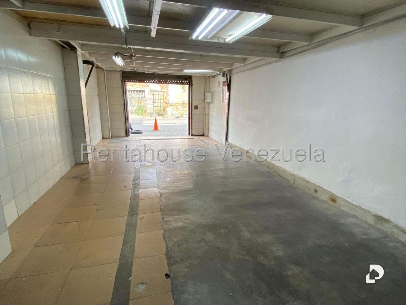 Local comercial en Puente Hierro, Caracas – 3