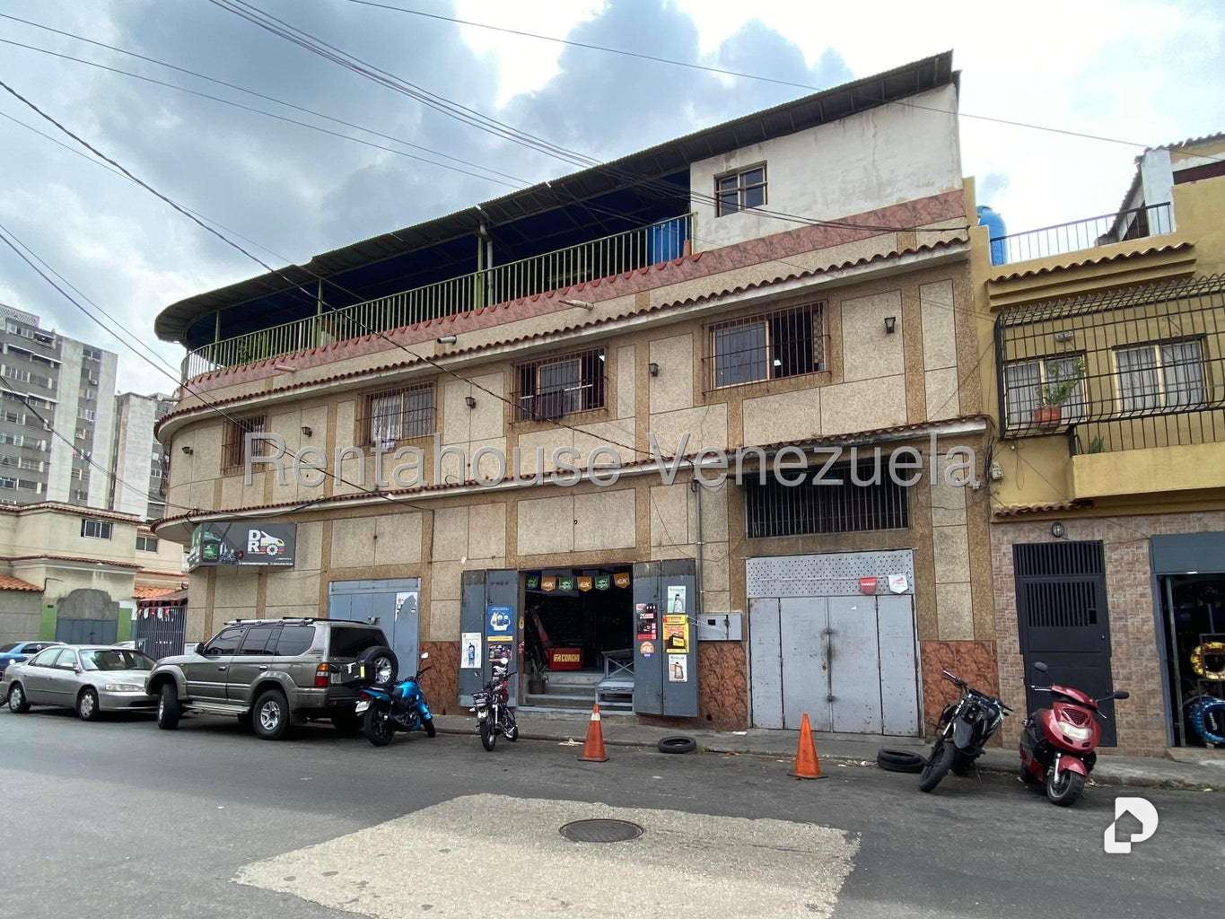 Local comercial en Puente Hierro, Caracas – 27