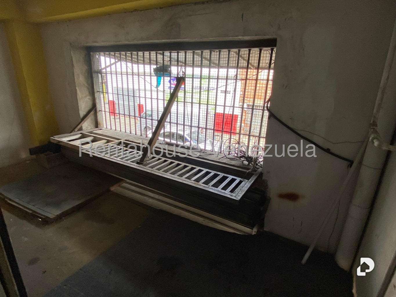 Local comercial en Puente Hierro, Caracas – 19
