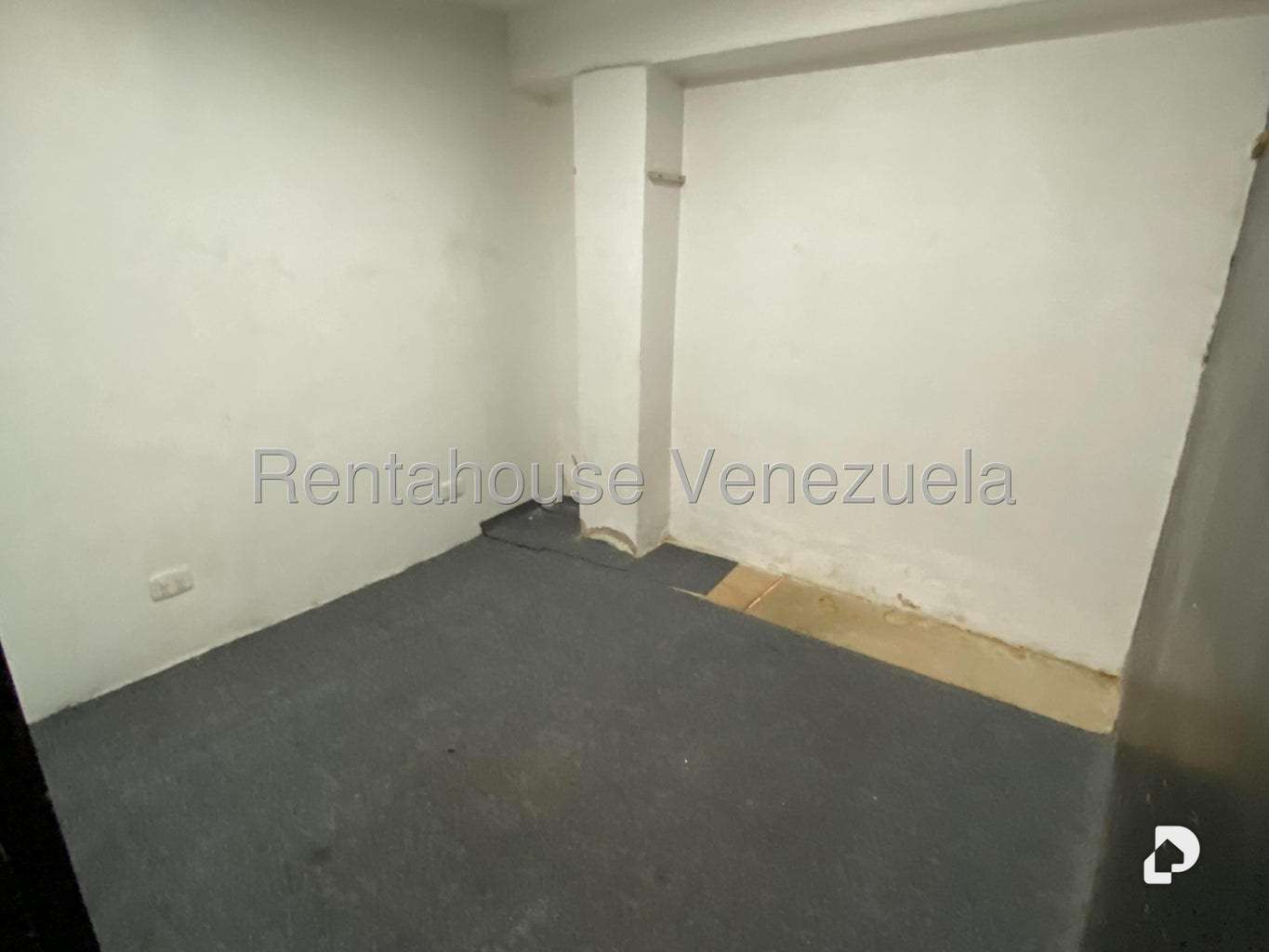 Local comercial en Puente Hierro, Caracas – 18