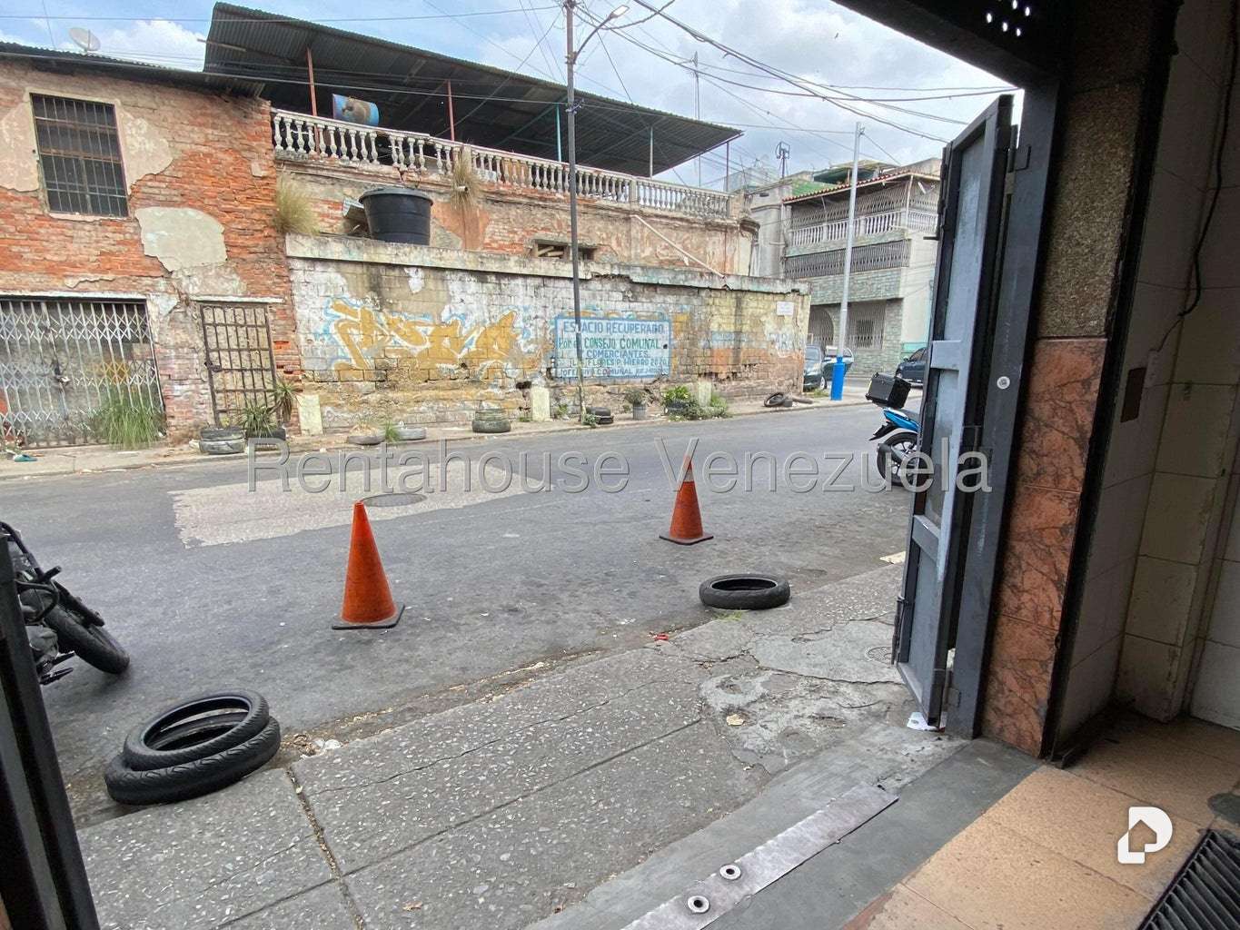 Local comercial en Puente Hierro, Caracas – 22