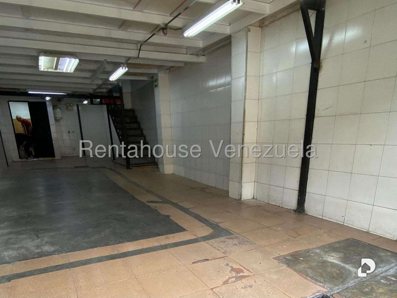Local comercial en Puente Hierro, Caracas – 7