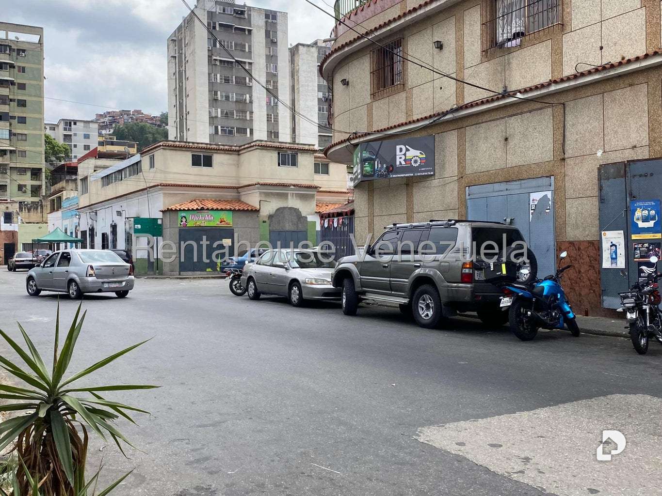 Local comercial en Puente Hierro, Caracas – 24