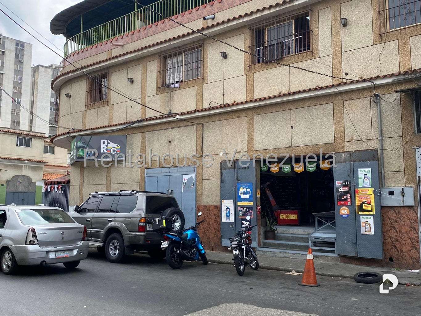 Local comercial en Puente Hierro, Caracas – 25