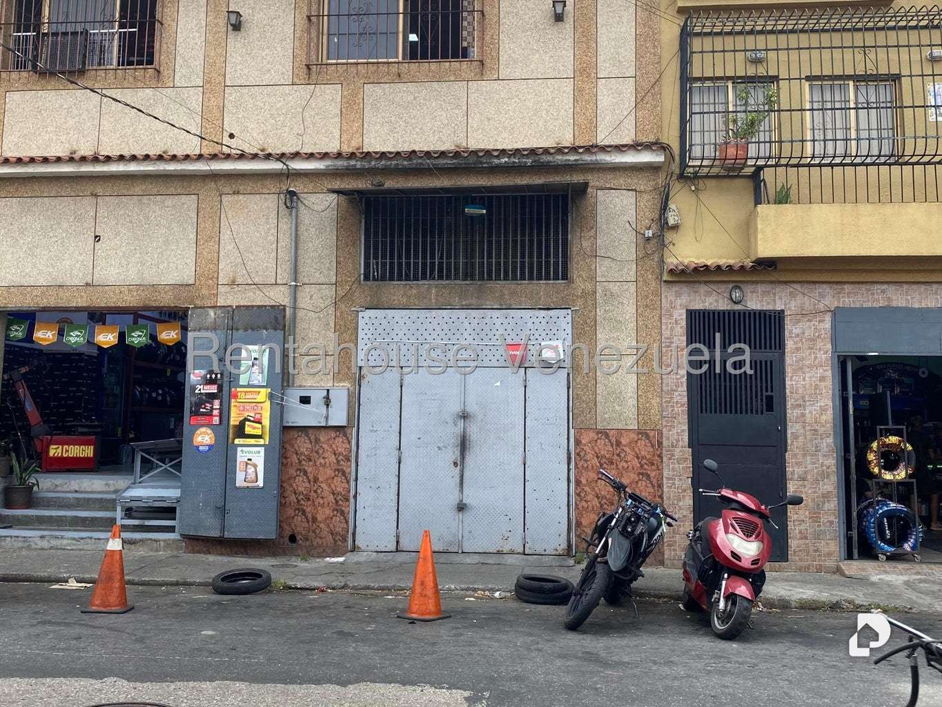 Local comercial en Puente Hierro, Caracas – 28