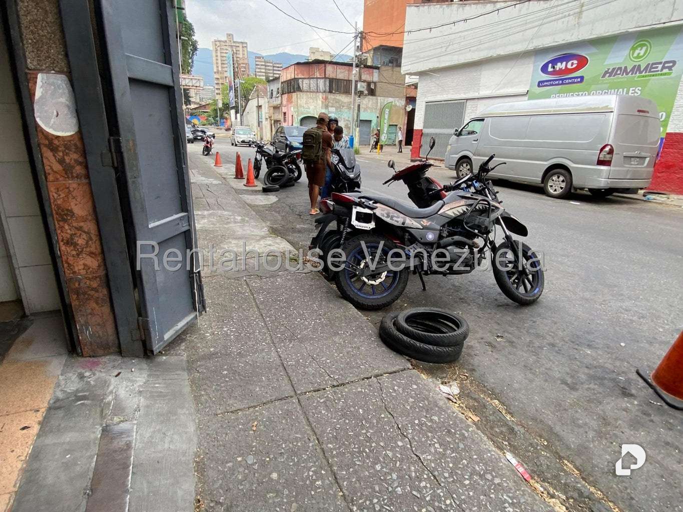 Local comercial en Puente Hierro, Caracas – 23
