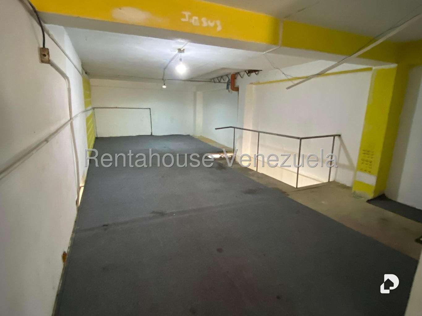Local comercial en Puente Hierro, Caracas – 16