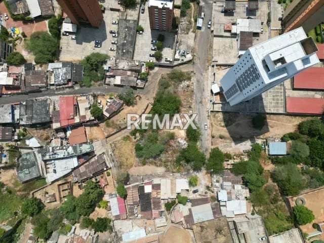 Terreno en Av el Milagro, Maracaibo - 1