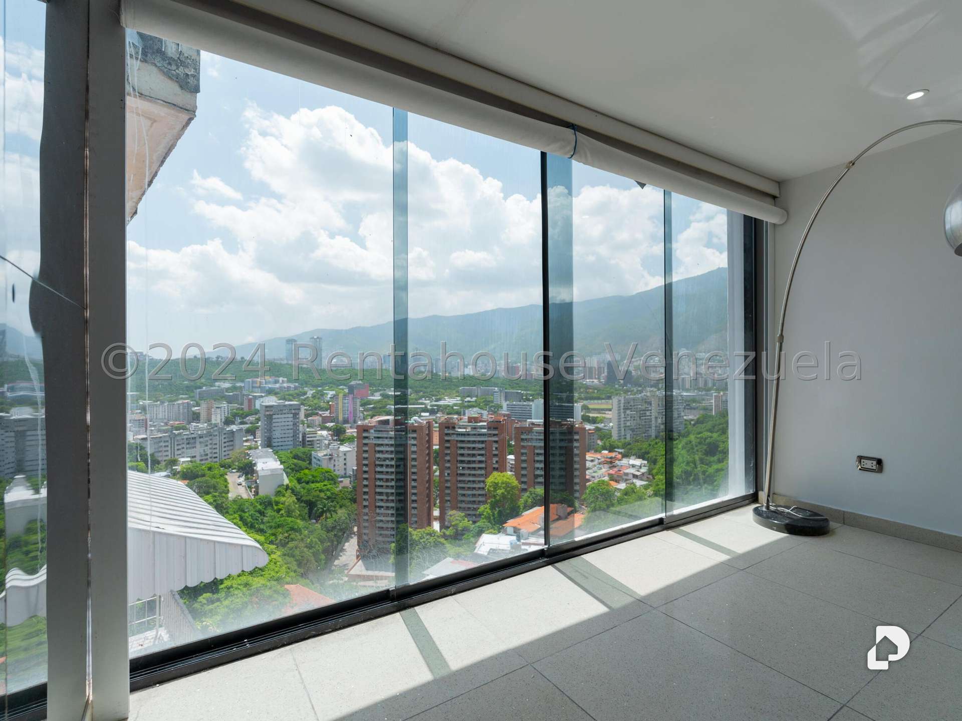 Casa en Colinas de Bello Monte, Caracas – 19