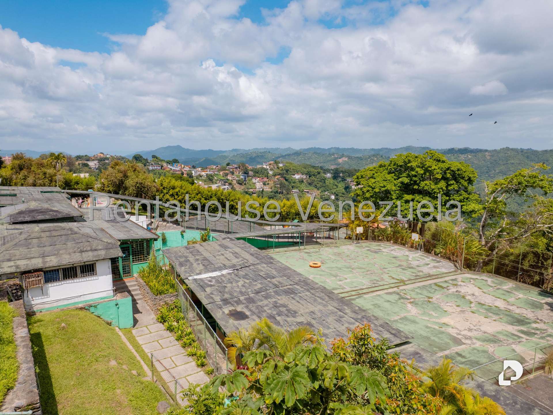 Terreno en Oripoto, Caracas – 19