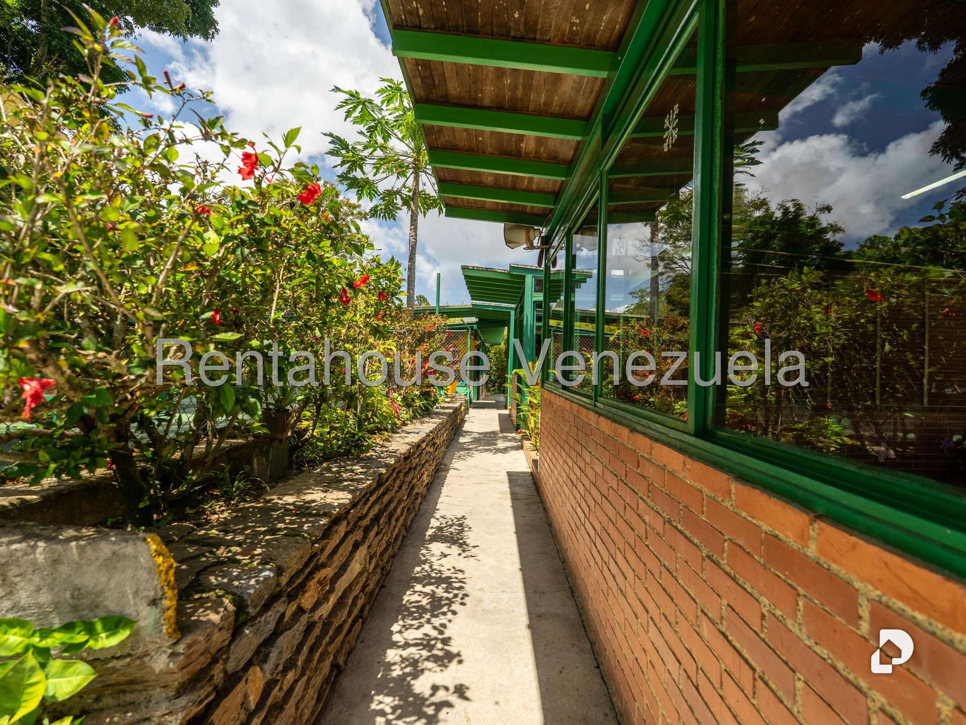 Terreno en Oripoto, Caracas – 29