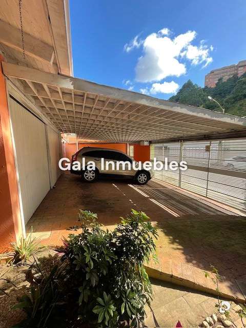 House in Santa Paula, Caracas – 8