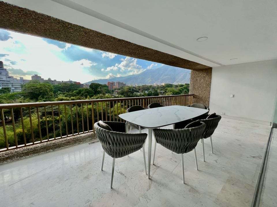Apartamento en Campo Alegre, Caracas - 1