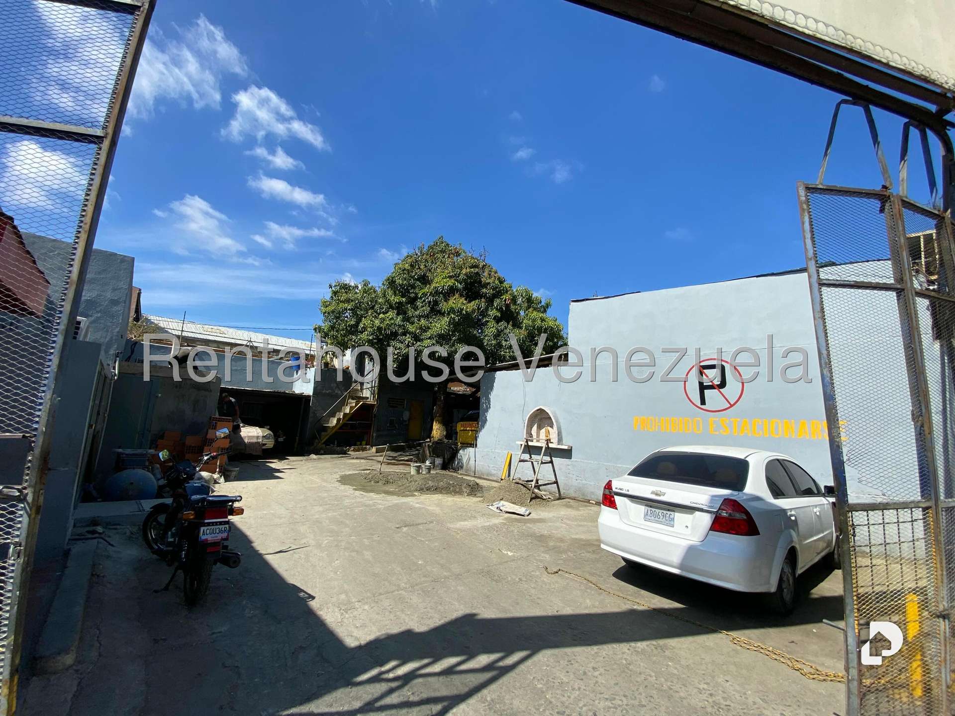 Local comercial en Antímano, Caracas – 27