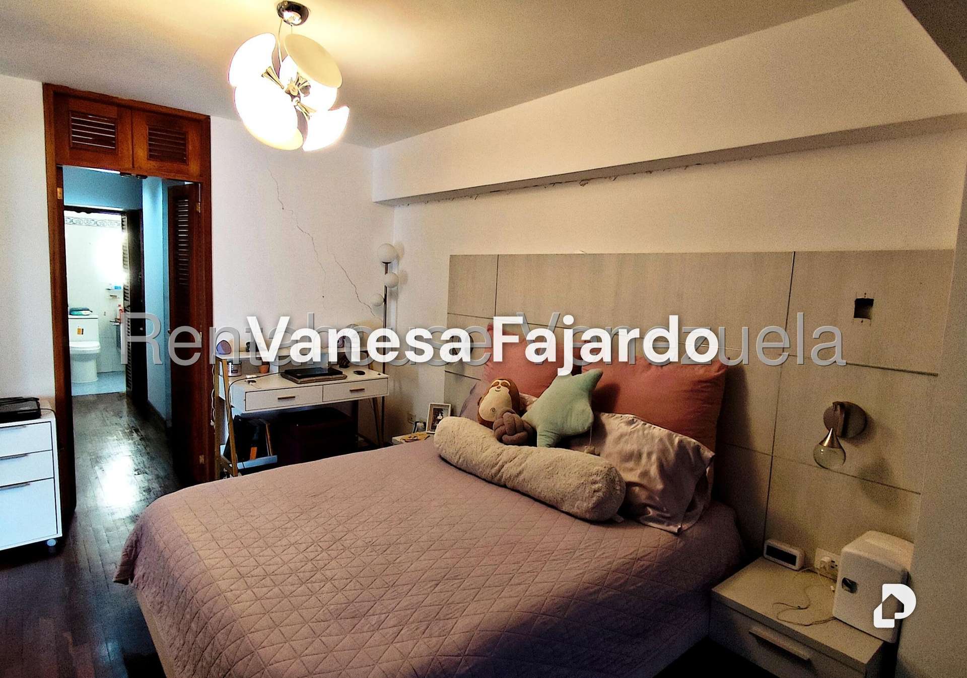 Apartamento en La Florida, Caracas – 12
