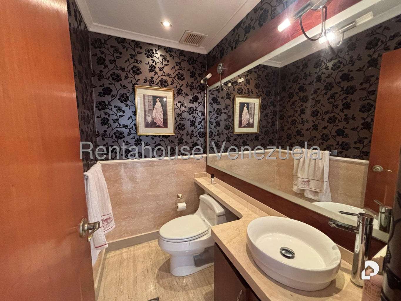 Casa en Lomas de La Lagunita, Caracas – 20
