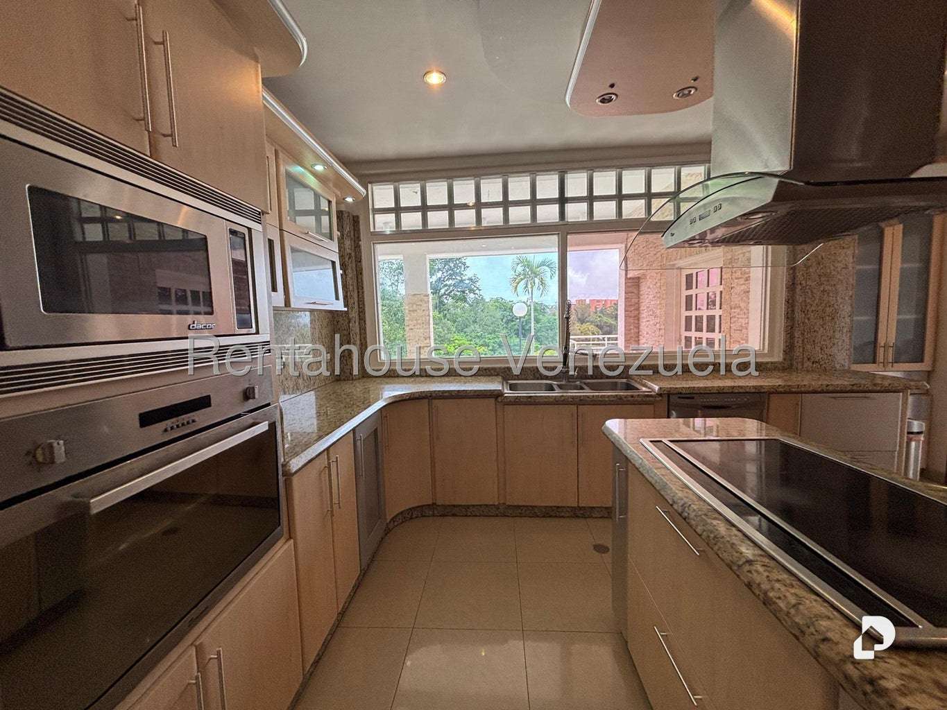 Casa en Lomas de La Lagunita, Caracas – 24