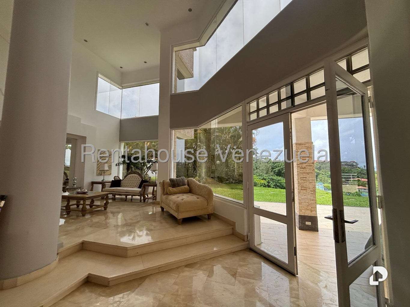 Casa en Lomas de La Lagunita, Caracas – 21