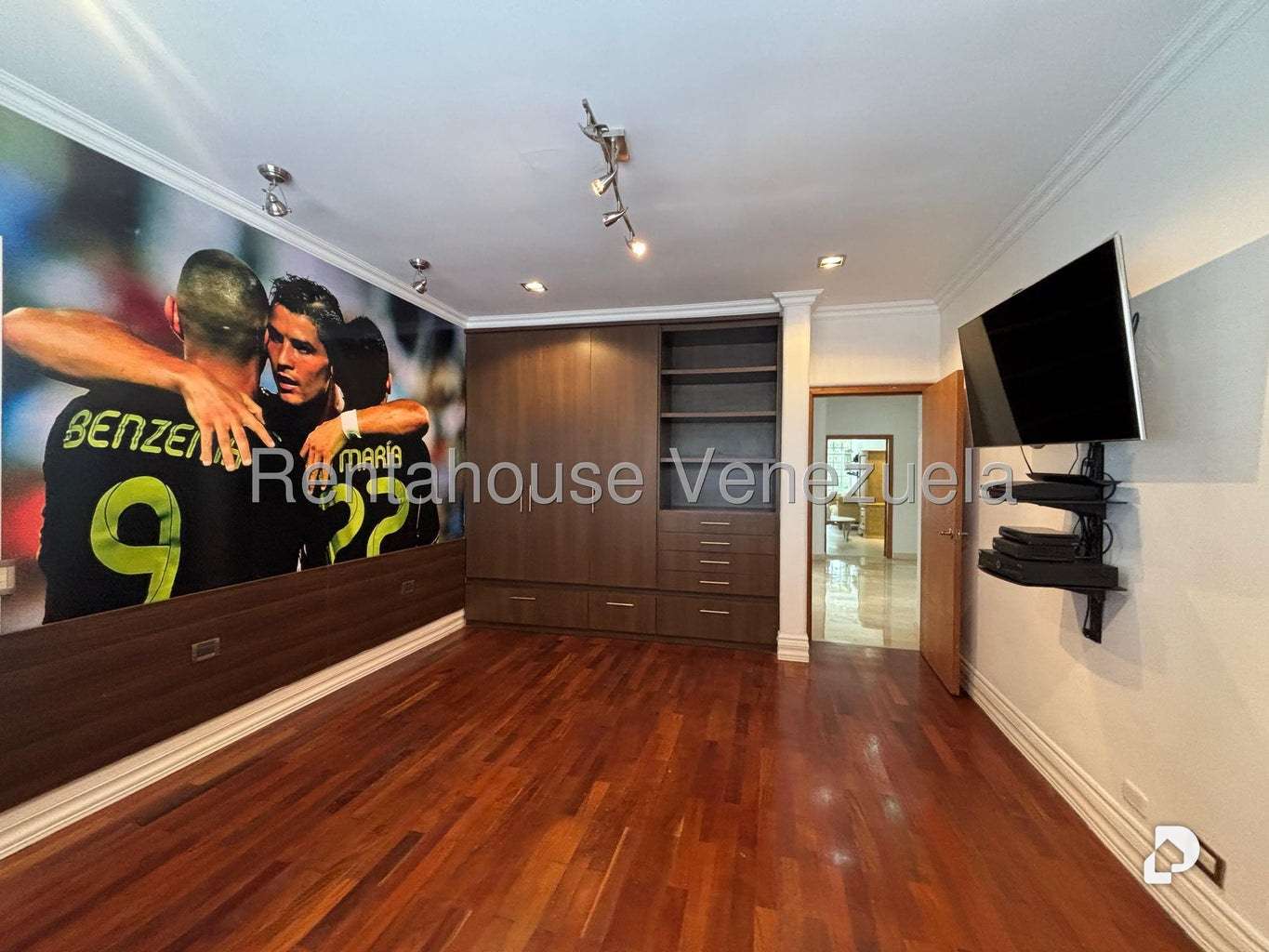 Casa en Lomas de La Lagunita, Caracas – 44