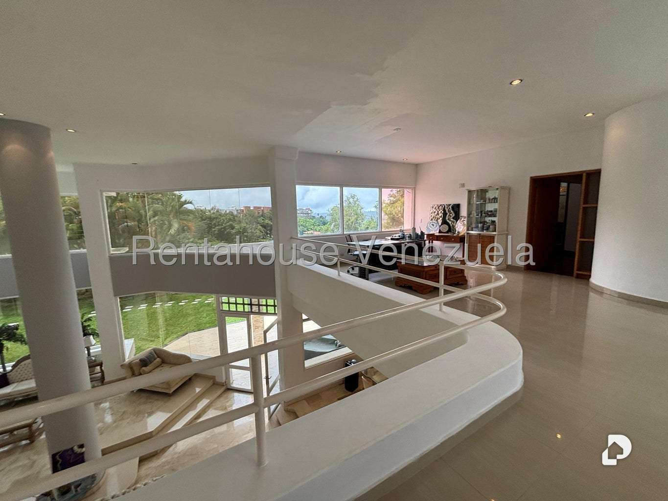 Casa en Lomas de La Lagunita, Caracas – 37