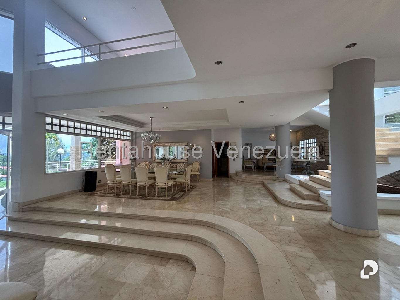 Casa en Lomas de La Lagunita, Caracas – 13