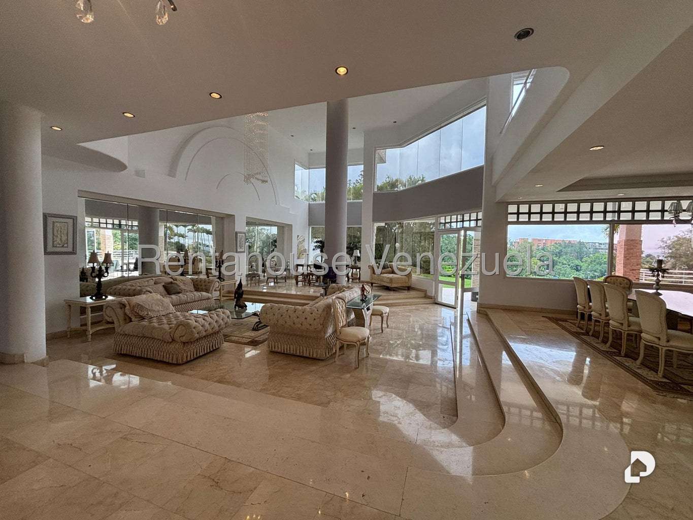 Casa en Lomas de La Lagunita, Caracas – 14